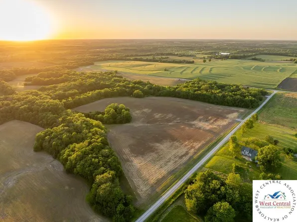 879 NE 951st Rd, Knob Noster, MO 65336