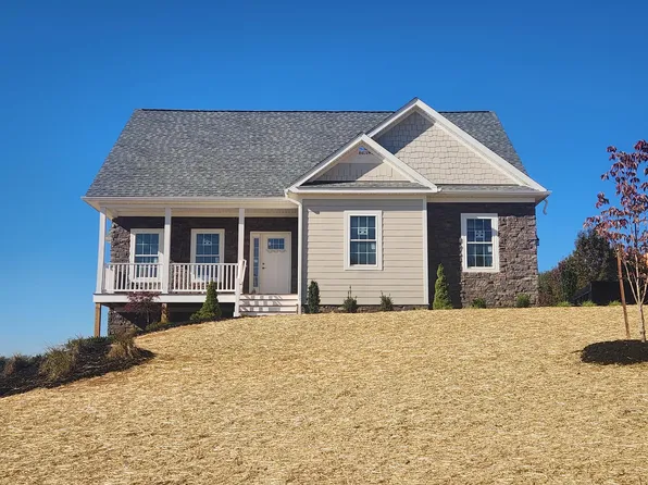 6907 Doral Dr, Radford, VA 24141