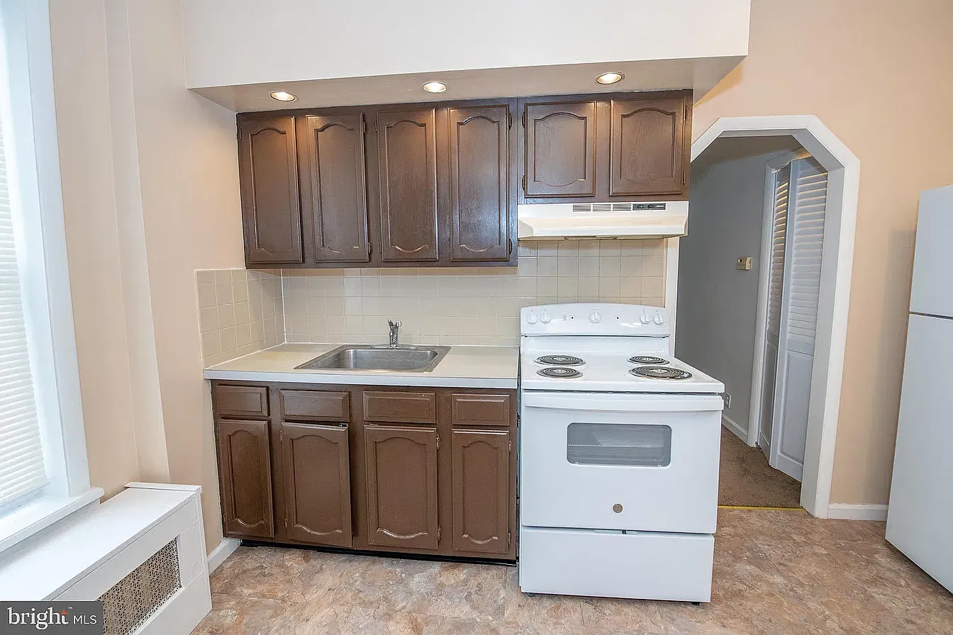 1 bed, 800 sqft, $1,380 — Photo 3
