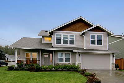 Like new Craftsman style home