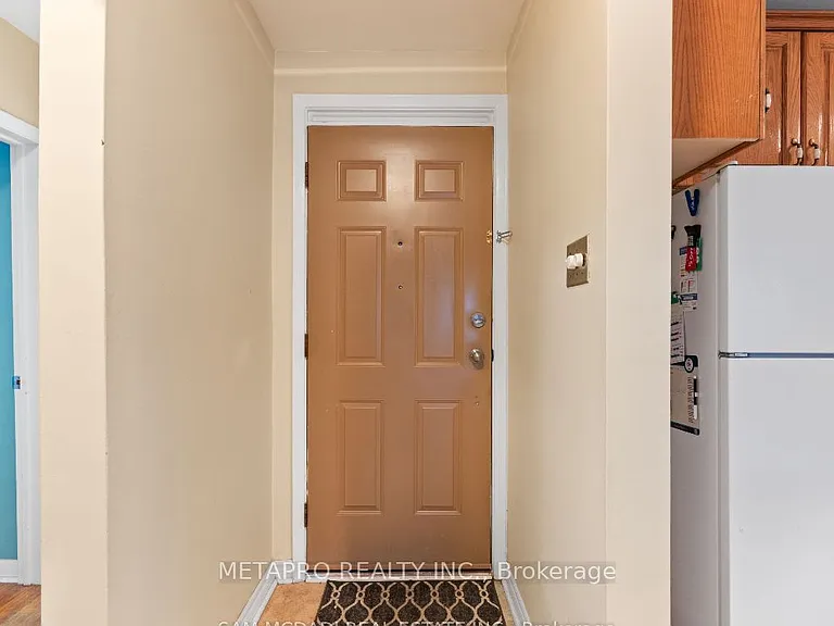 1294 Pinegrove Rd — Photo 2