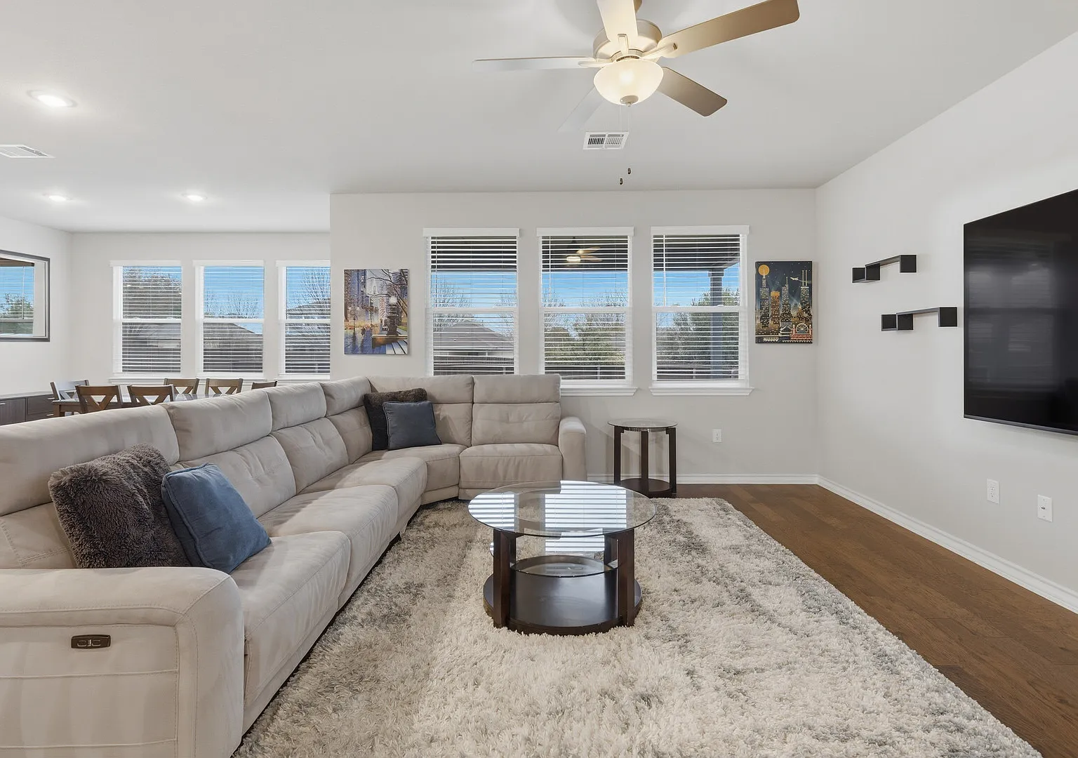 Executive Home | All-Inclusive | EV Charger | Home Gym | Home Office — Photo 3