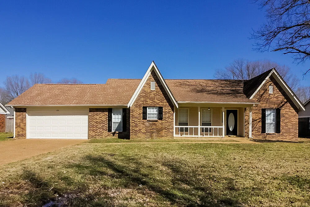 3 bed, 2.0 bath, 1924 sqft, $1,965 — Photo 1