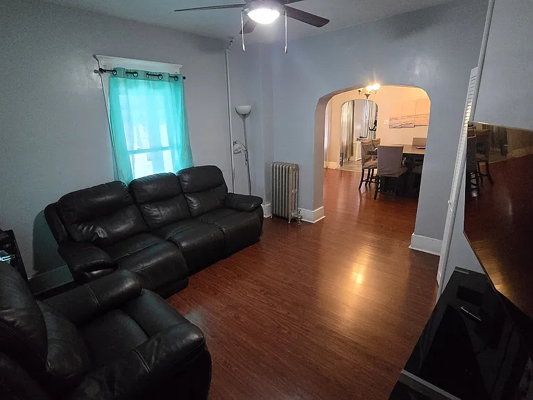 601-603 W Main St #1 — Photo 11