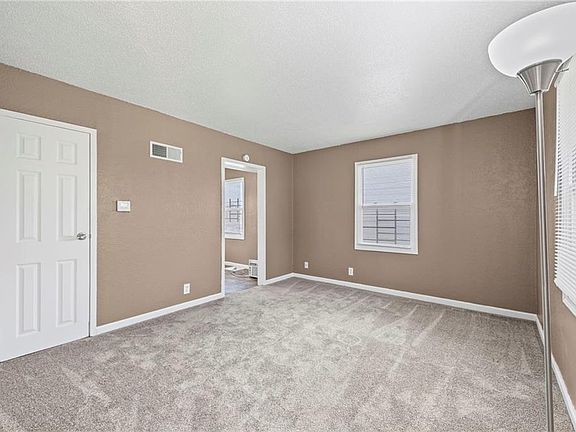 5th image of 2116 Monroe Ave