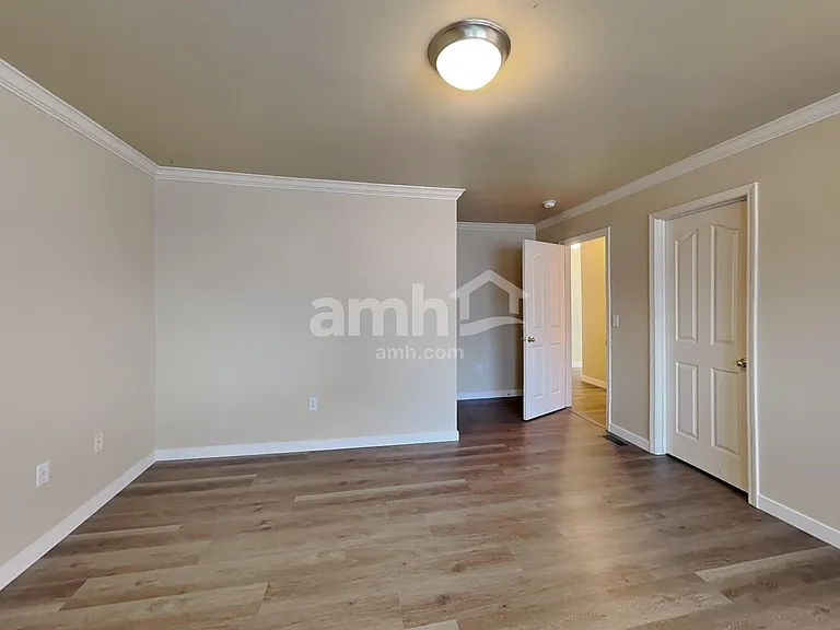 5100 W Ravenscroft St — Photo 7