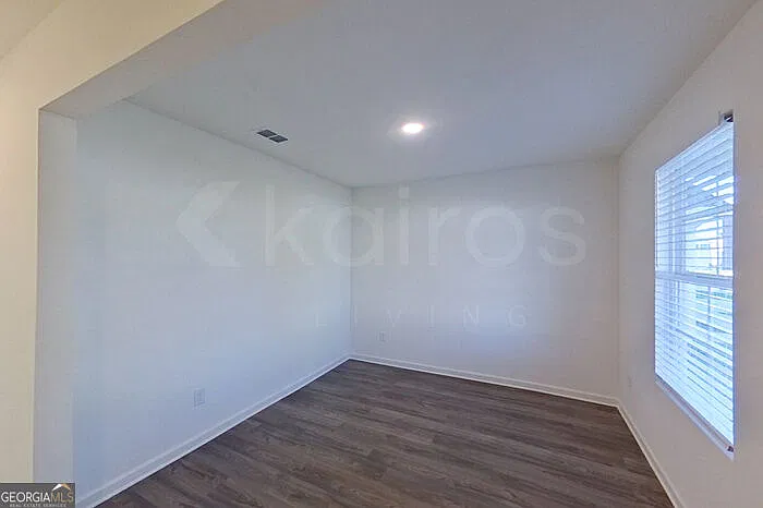 4 bed, 2.5 bath, 2014 sqft, $2,245 — Photo 2