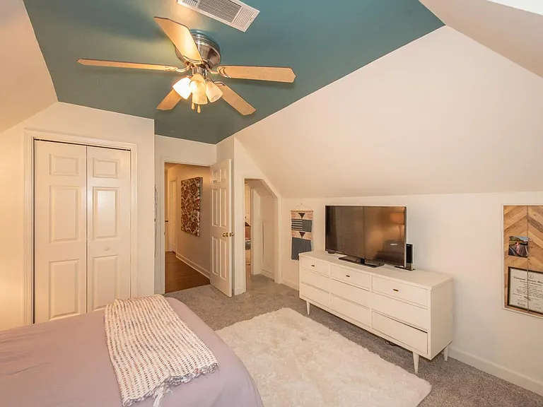 15 Lorian Dr — Photo 18