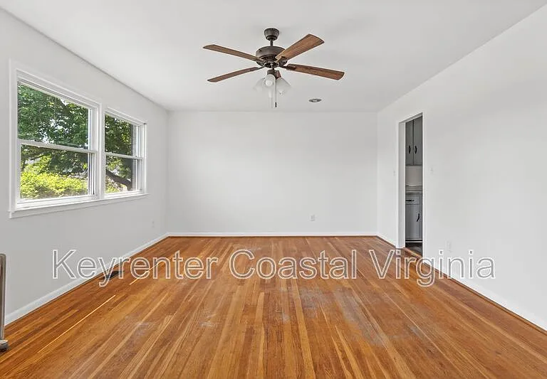 1100 Wilson Rd — Photo 4