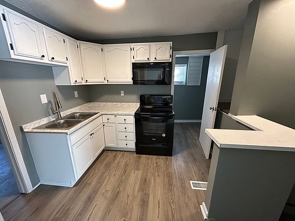 2nd image of 1227 N Heidelbach Ave