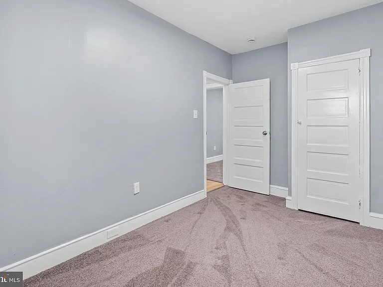 950 E Russell St — Photo 20