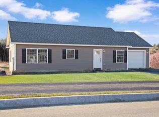 10 Hemlock Ridge Dr, Lebanon, NH 03766