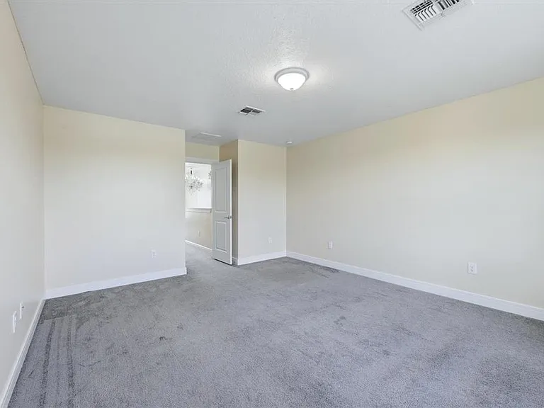 9108 Royal River Cir — Photo 26