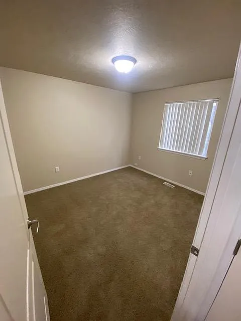 2 bed, 1050 sqft, $1,395 — Photo 3