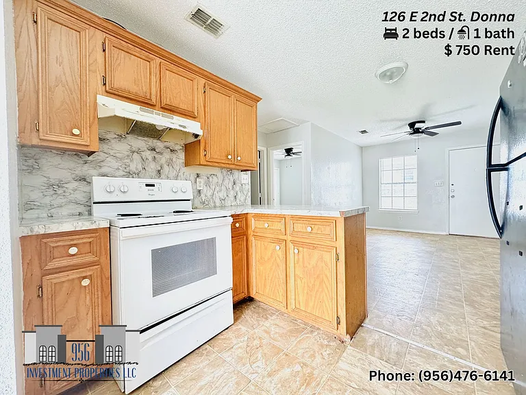 126 E 2nd St #B — Photo 1