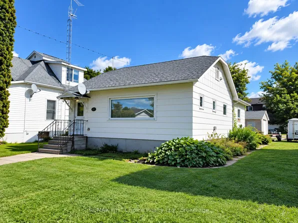 216 2nd St, Rainy River, ON P0W 1L0