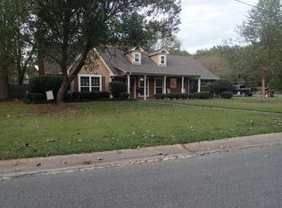 219 Hickory Dr, West Point, MS 39773