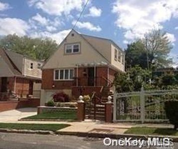 122-14 11th Avenue, College Pt, NY, 11356