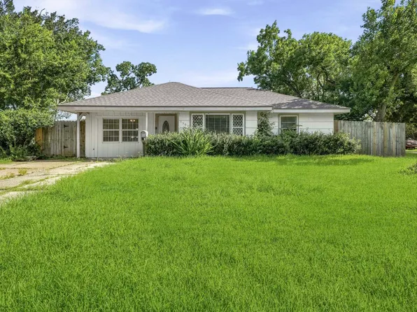 1502 15th Ave N, Texas City, TX 77590