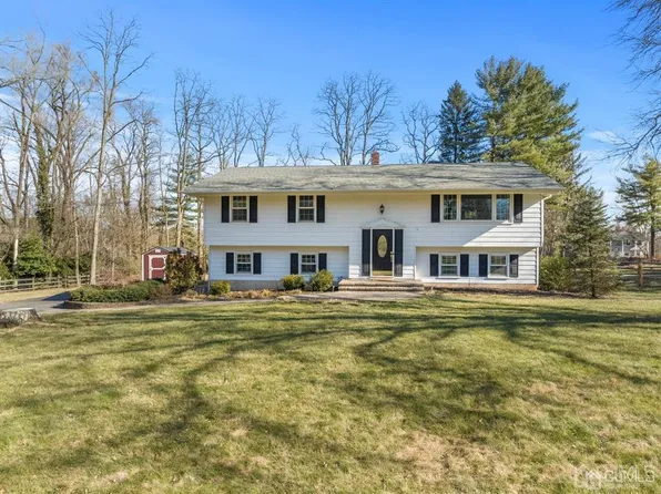 17 Oxford Cir, Skillman, NJ 08558