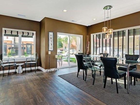 4th image of 1813 W Argyle St #1807203