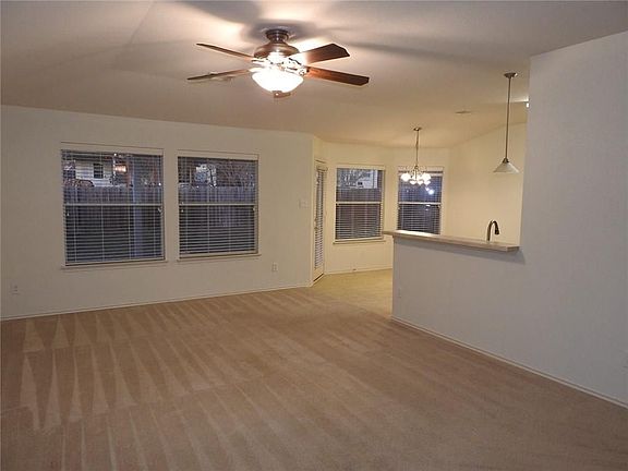 3rd image of 1112 Whitley Dr