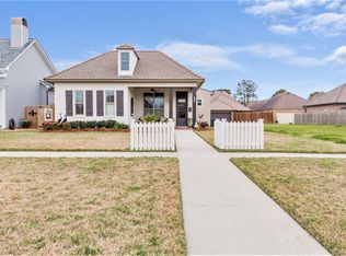 322 Dunvegan Ct, Lafayette, LA 70503