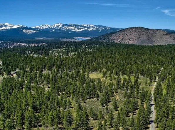 2 Martis Peak Rd, Truckee, CA 96161