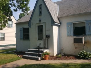 1209 E 3rd Ave, Mitchell, SD 57301