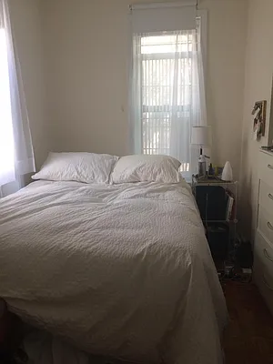 Rented by Metropolitan Realty | media 8