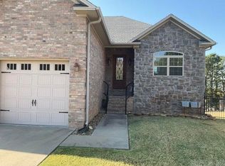 93 Village Ct, Russellville, AR 72802