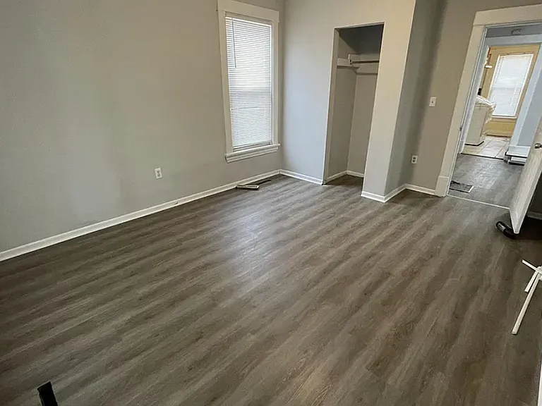 2211 Queen Ave N #1 — Photo 4