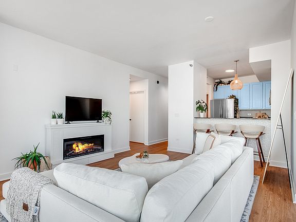 4th image of 1841 S Calumet Ave APT 1308