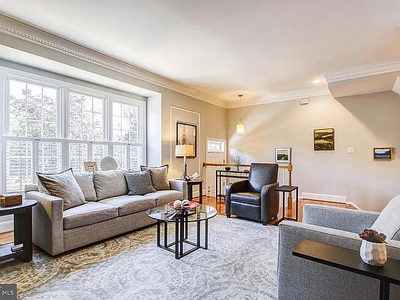 2nd image of 9936 Foxborough Cir