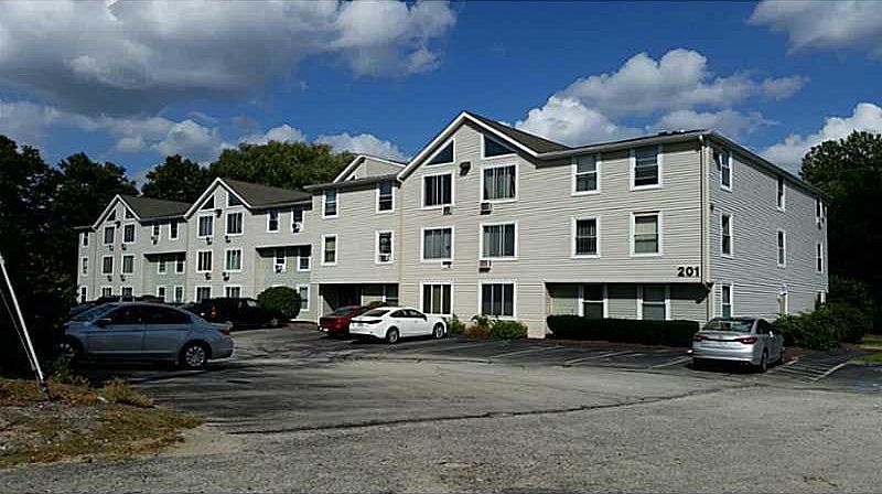 1st image of 201 Woodlawn Ave APT 106