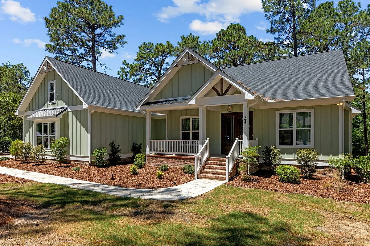 4 bed, 3.5 bath, 2644 sqft, $3,500 — Photo 1