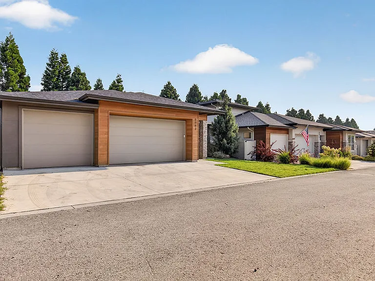 6063 W Baron St — Photo 3