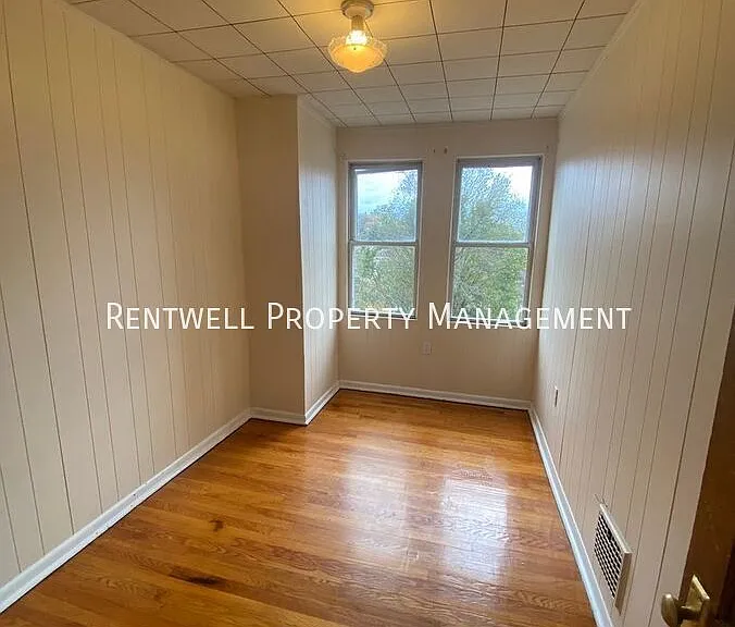 2083 Plainview Ave — Photo 18