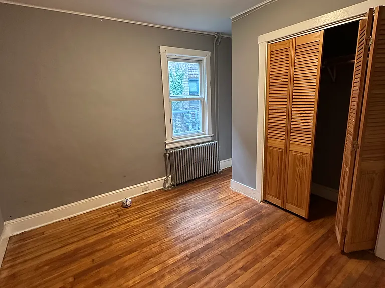 33 Dunbar St #1 — Photo 16