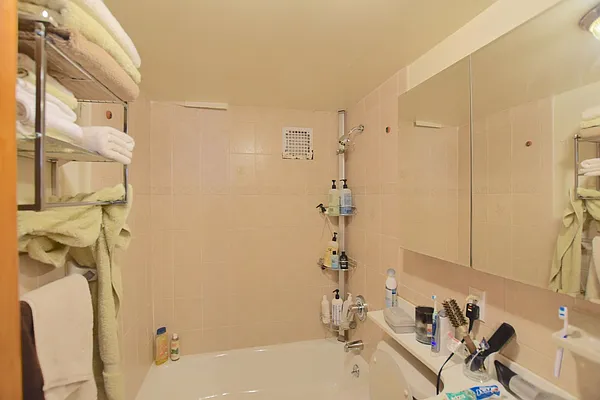 Rented by Street Realty Brokerage LLC | media 5