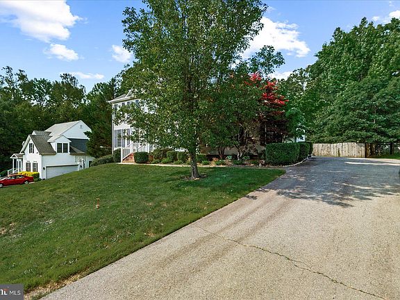 3rd image of 11612 Hoover Ln