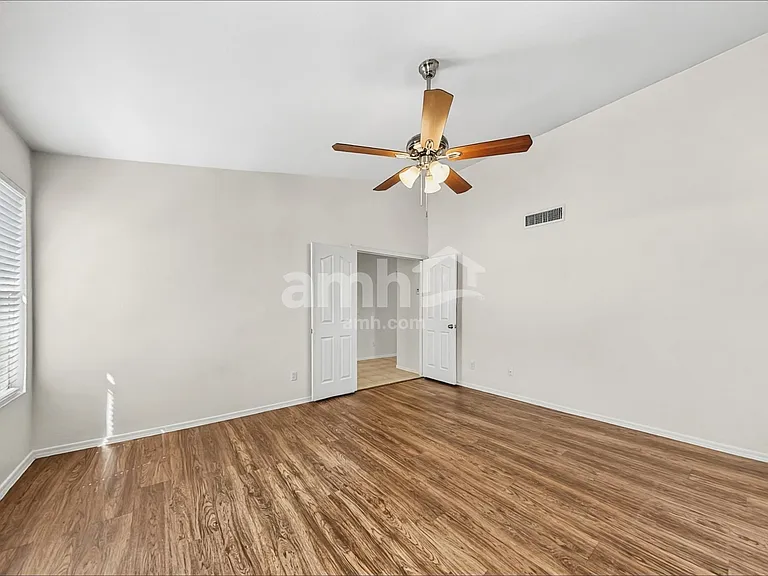 12554 W Holly St — Photo 9