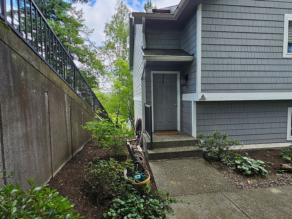 1st image of 19895 4th Ave NE Unit A