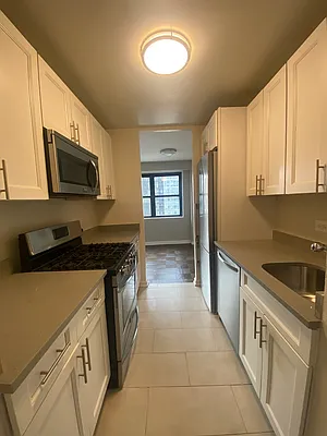 Rented by UES Management | media 12