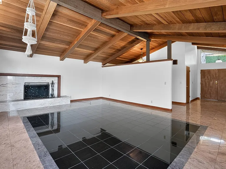 525 Hampton Rd — Photo 4