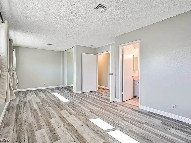 1320 Robin St — Photo 26