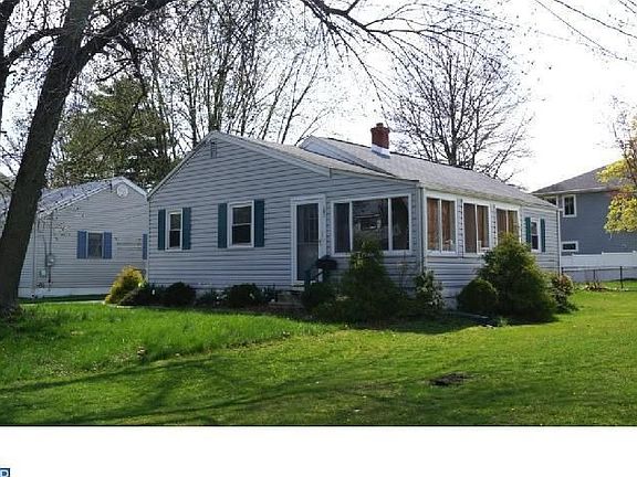 2nd image of 207 S Clifton Ave