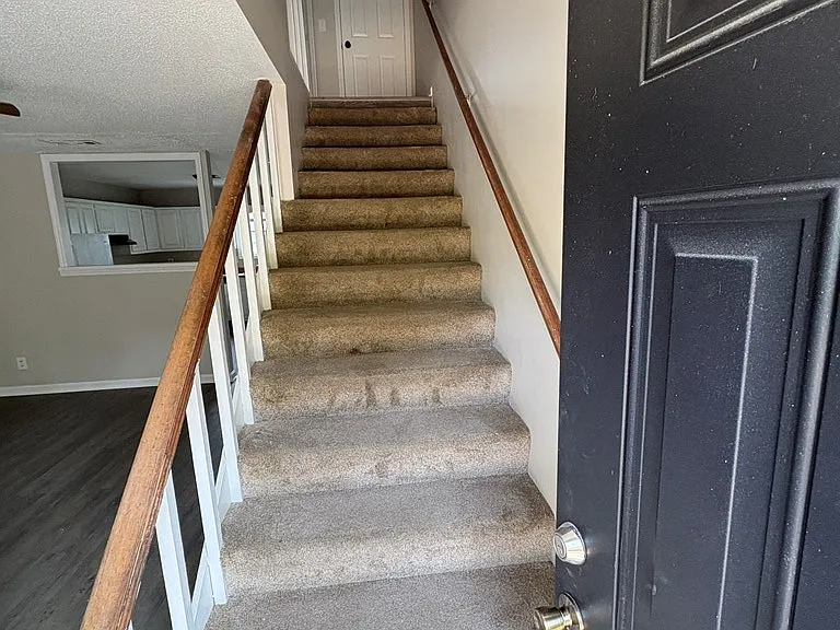 526 Whitener Dr — Photo 6
