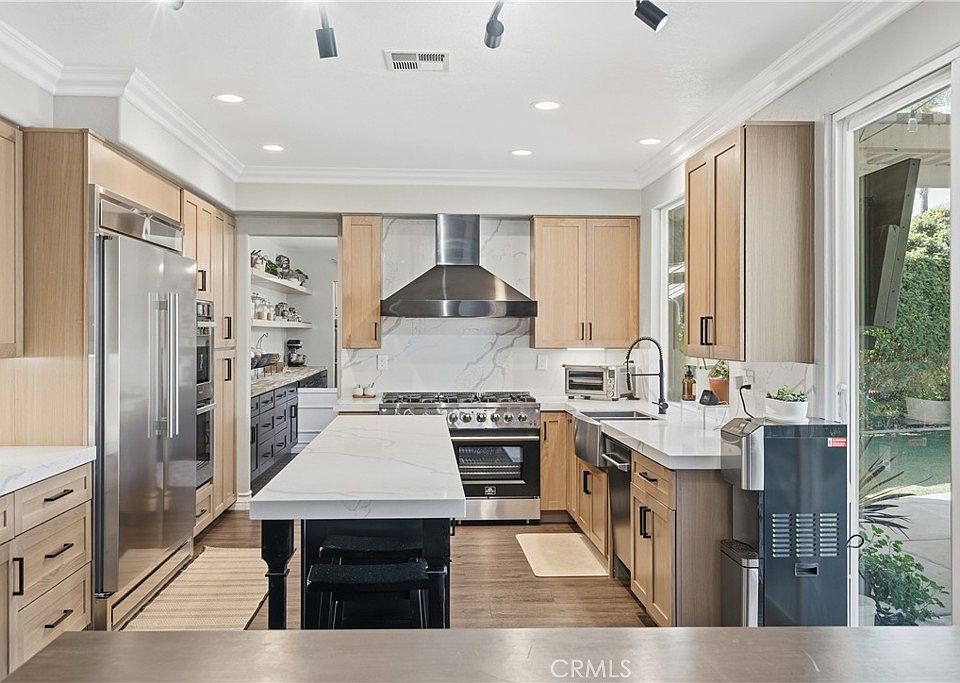 39855 Tinderbox Way, Murrieta, CA 92562 | MLS #PW26033879 | Zillow