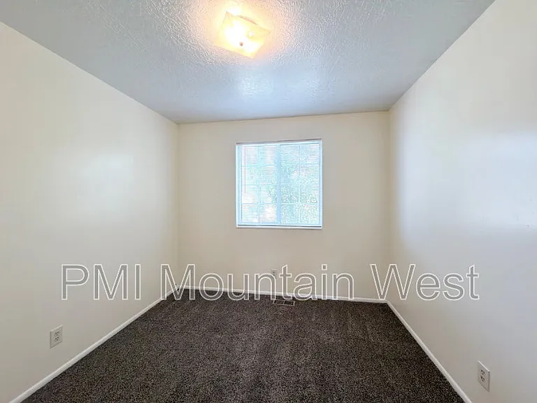 1020 E 1275 N — Photo 12